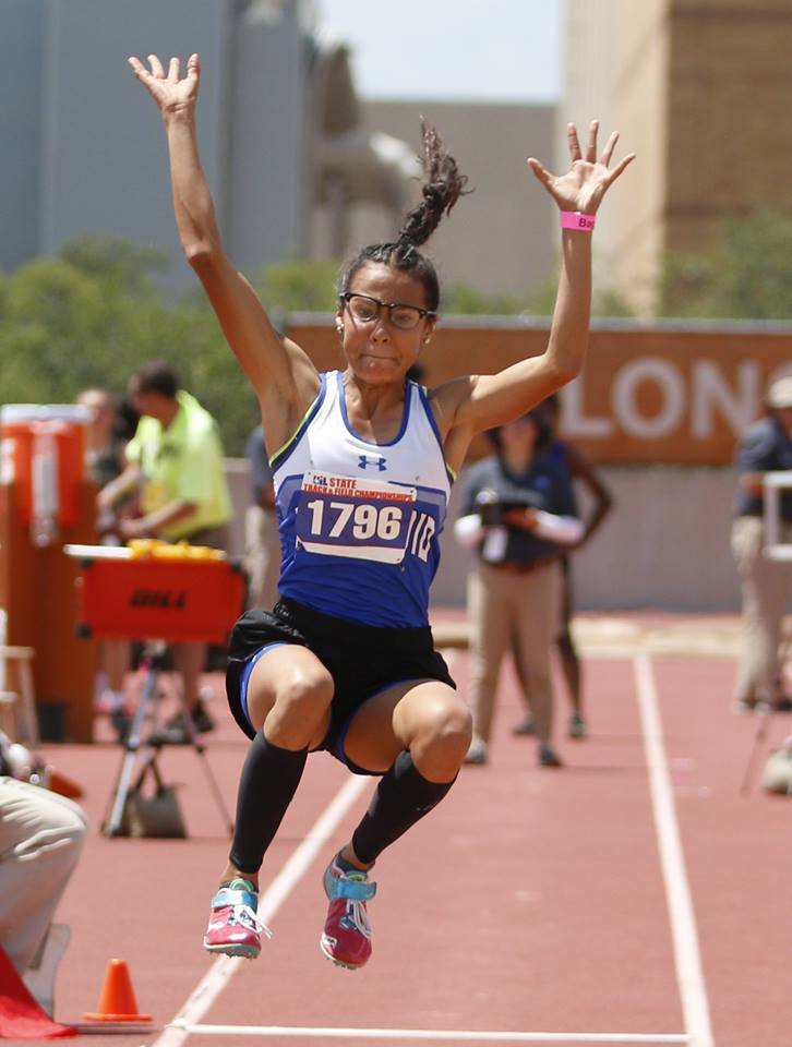 Daniela Valenzuela places 3rd at State Track Meet!